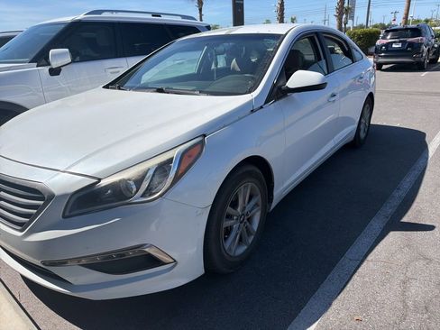 Used 2015 Hyundai Sonata SE image 3