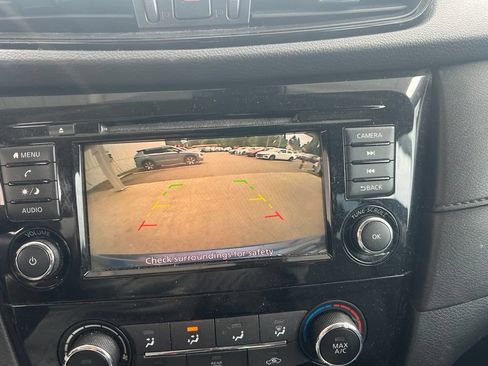 Used 2020 Nissan Rogue S FWD image 10