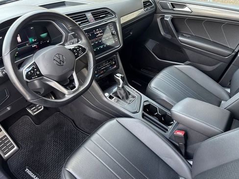 Used 2023 Volkswagen Tiguan SE R-Line image 7
