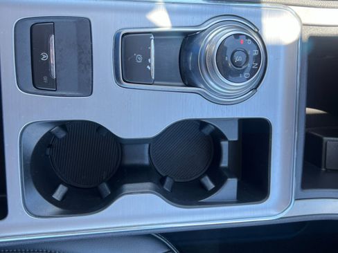 Used 2022 Ford Edge SEL image 46