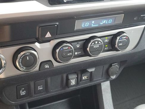 Used 2023 Toyota Tacoma SR5 w/ Technology Package AWD/4WD image 29