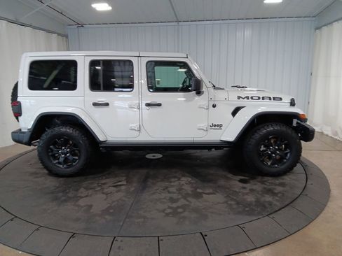 Used 2019 Jeep Wrangler Unlimited Sahara w/ Quick Order Package 24M Moab AWD/4WD image 10