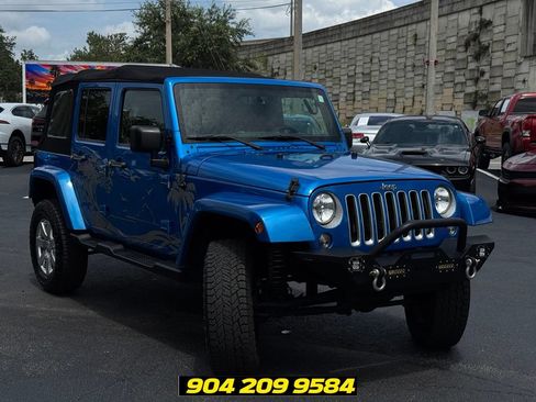Used 2016 Jeep Wrangler Unlimited Sahara w/ Dual Top Group AWD/4WD image 8
