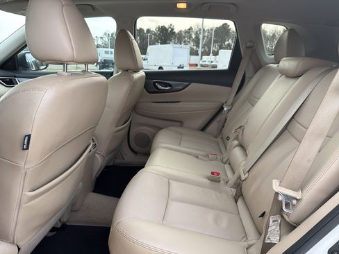 Used 2015 Nissan Rogue SL w/ SL Premium Package image 31