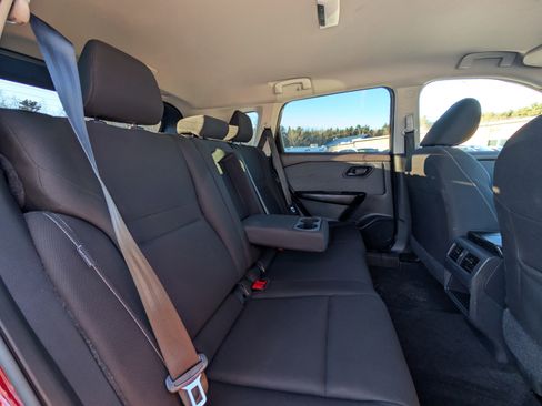 Used 2023 Nissan Rogue S image 35