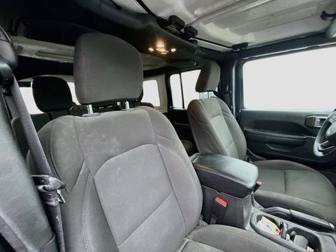 Used 2023 Jeep Wrangler Unlimited w/ Cold Weather Group AWD/4WD image 27