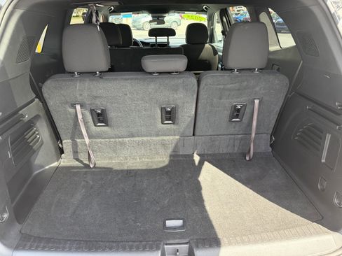 Used 2025 GMC Acadia Elevation FWD image 21