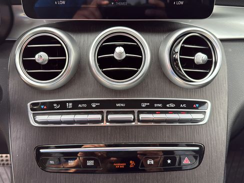 Used 2020 Mercedes-Benz GLC 300 4MATIC image 35