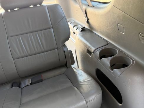 Used 2004 Toyota Sequoia Limited RWD image 40