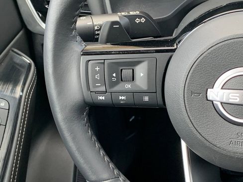 Used 2023 Nissan Rogue SL w/ SL Premium Package image 13