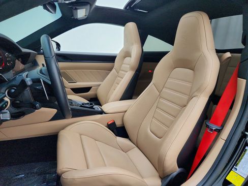 Used 2023 Porsche 911 Carrera 4 GTS image 10