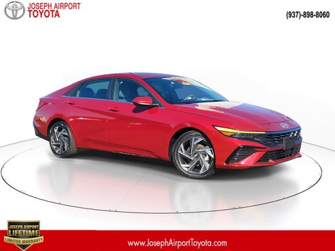 Used 2025 Hyundai Elantra SEL image 1