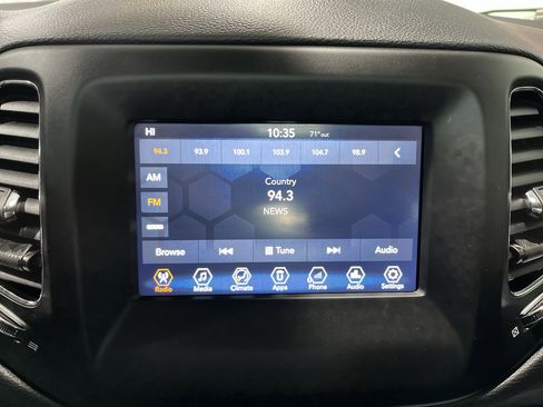 Used 2018 Jeep Compass Latitude w/ Popular Equipment Group FWD image 21