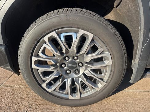 Used 2021 GMC Sierra 1500 Denali w/ Denali Ultimate Package image 9