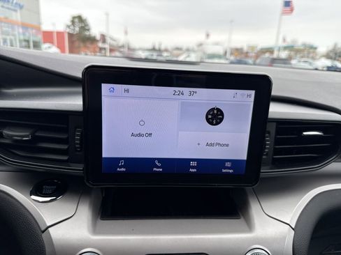 Used 2023 Ford Explorer XLT image 16