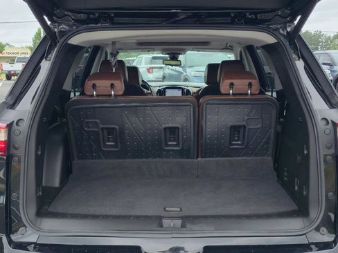 Used 2021 Chevrolet Traverse High Country w/ LPO, Floor Liner Package AWD/4WD image 47