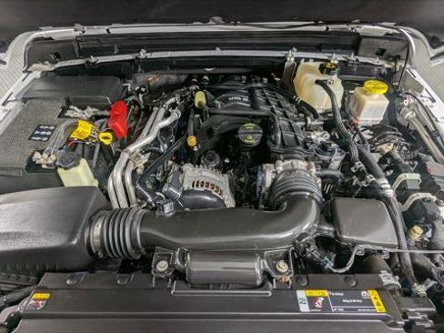 Used 2023 Jeep Gladiator Overland image 32