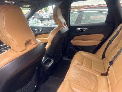 Used 2020 Volvo XC60 T6 Momentum AWD/4WD image 34