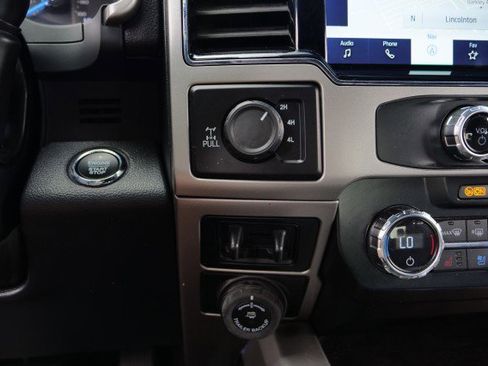 Used 2022 Ford F350 Lariat w/ Black Appearance Package image 13