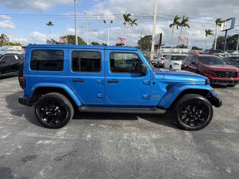 Used 2022 Jeep Wrangler Unlimited Sahara 4xe image 9