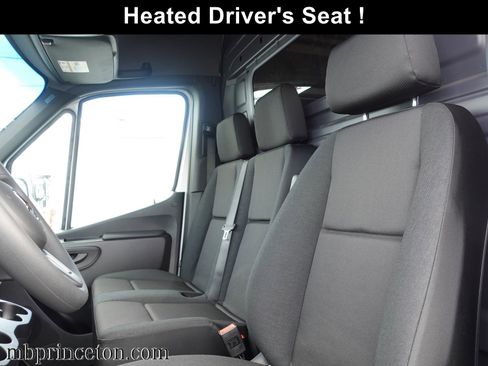 Used 2024 Mercedes-Benz Sprinter 2500 image 6