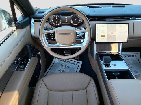 New 2025 Land Rover Range Rover SE image 16