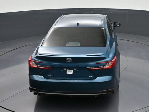 Used 2025 Toyota Camry SE w/ Convenience Package image 13