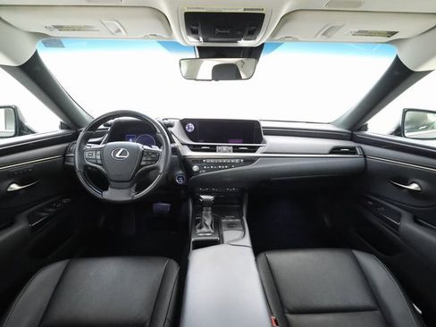 Used 2021 Lexus ES 300h w/ Premium Package image 5