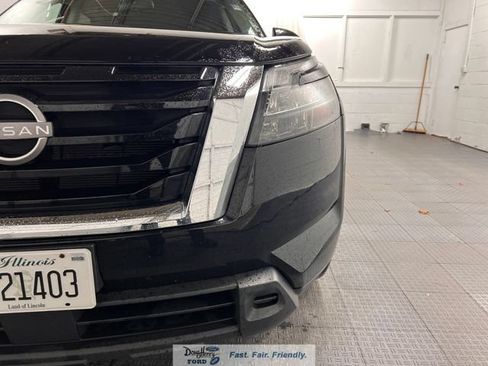 Used 2025 Nissan Pathfinder SV FWD image 11