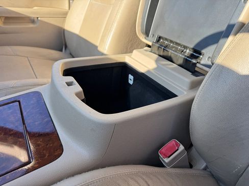 Used 2013 Chevrolet Avalanche LTZ image 20