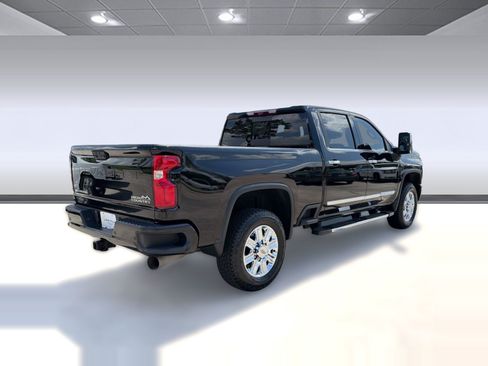 Used 2024 Chevrolet Silverado 2500 High Country w/ Technology Package AWD/4WD image 8