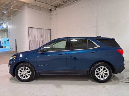 Used 2019 Chevrolet Equinox LT w/ Driver Convenience Package image 6