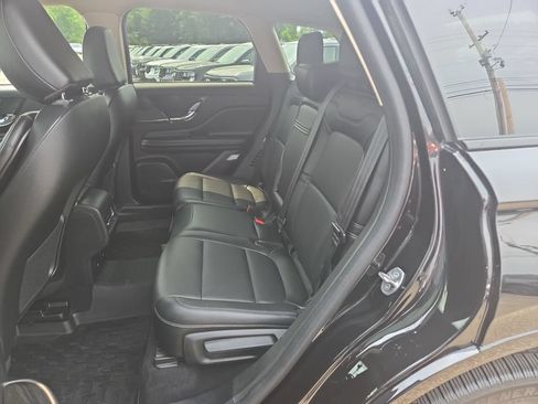 Used 2023 Lincoln Corsair AWD w/ Equipment Group 101A image 4