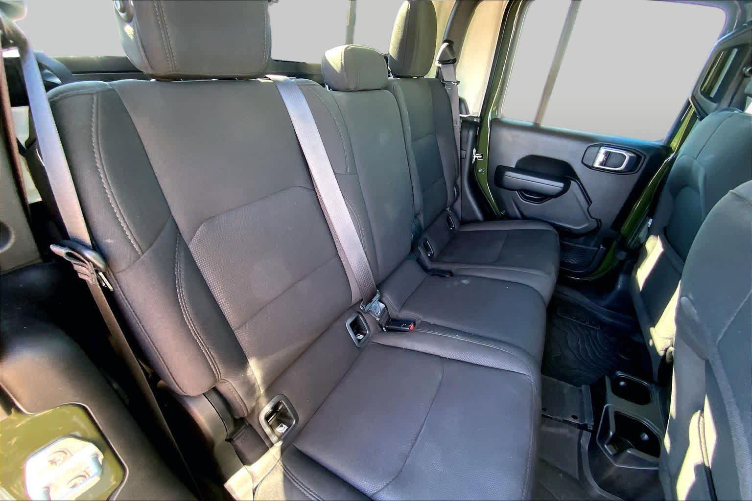 Used 2023 Jeep Gladiator Mojave AWD/4WD image 18