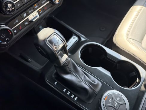 Used 2025 Ford Bronco Outer Banks AWD/4WD image 26