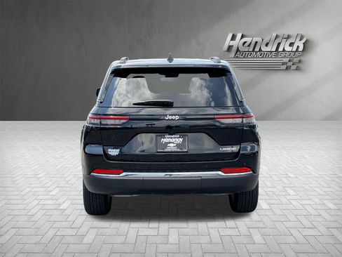 Used 2025 Jeep Grand Cherokee Laredo X w/ Luxury Tech Group I RWD image 9