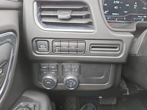 Used 2024 GMC Yukon SLE AWD/4WD image 19
