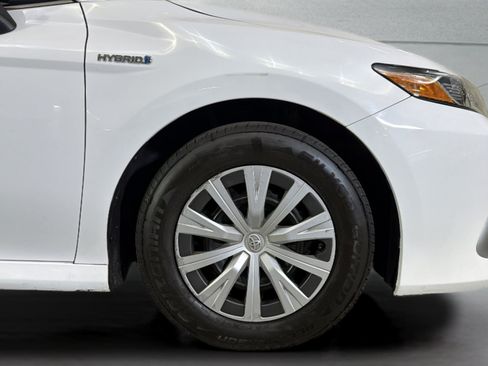 Used 2021 Toyota Camry LE FWD image 34