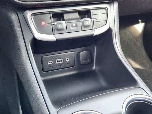 Used 2024 GMC Terrain SLE image 16