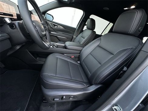 New 2026 Chevrolet Traverse LT w/ Driver Confidence Package image 18