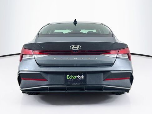 Used 2024 Hyundai Elantra SEL FWD image 7