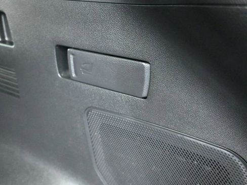 Used 2023 Kia Sportage SX image 35