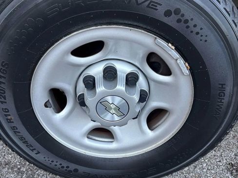 Used 2021 Chevrolet Express 2500 w/ Driver Convenience Package image 23