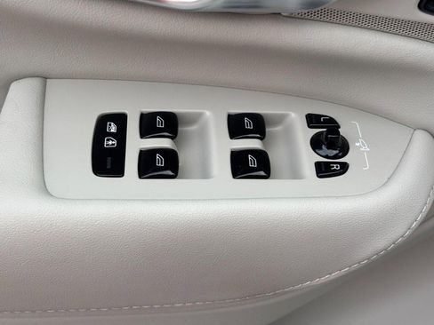 Used 2024 Volvo XC90 B6 Ultimate w/ Lounge Package image 17