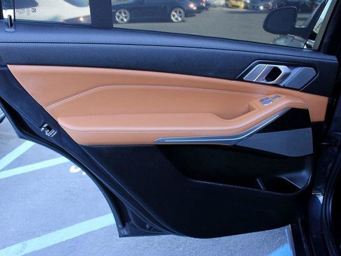 Used 2020 BMW X7 xDrive40i w/ Premium Package image 15