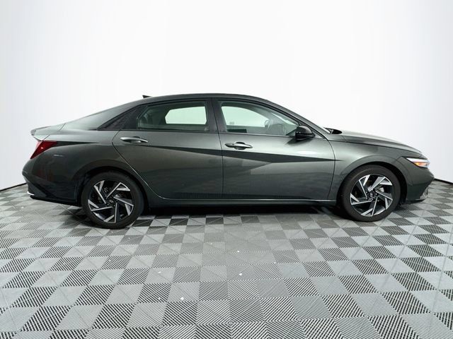 Certified 2025 Hyundai Elantra Sport FWD image 9