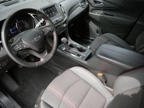 Used 2023 Chevrolet Equinox RS AWD/4WD image 11