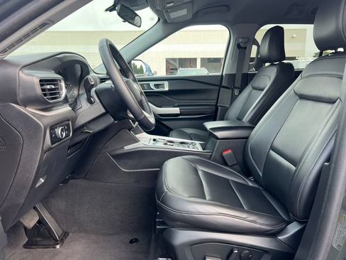 Certified 2024 Ford Explorer XLT AWD/4WD image 4