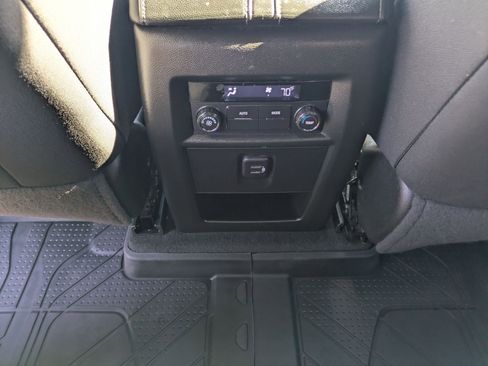 Certified 2023 Chevrolet Traverse LT image 15