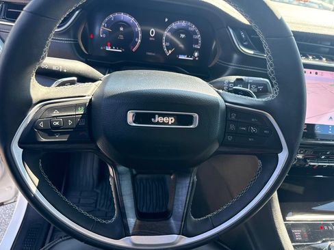 Used 2024 Jeep Grand Cherokee Limited AWD/4WD image 7
